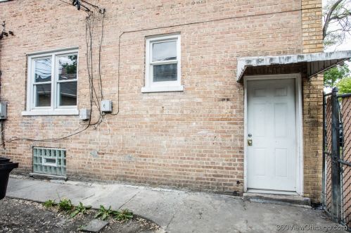 6900 Campbell Ave, Chicago IL 60645-4604 exterior