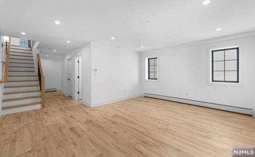 380 Lincoln Ave, Cliffside Park NJ 07010-1822 exterior