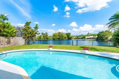 21176 Escondido Way, Boca Raton FL  33433-2505 exterior