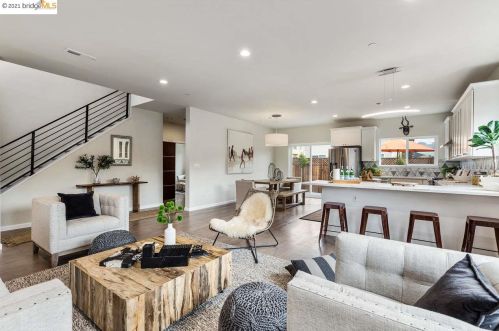 2325 8 St, Berkeley CA 94710-2311 exterior