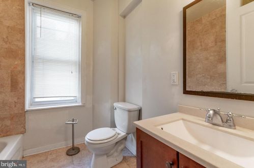 1735 2nd St, Philadelphia PA  19146-3115 exterior