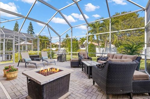 96 Glen Eagle Cir, Naples FL 34104-5716 exterior