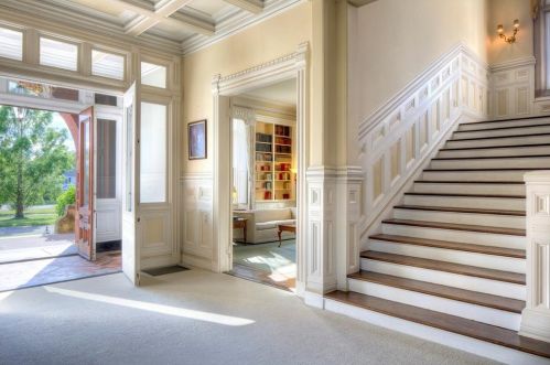 30 Red Cross Ave, Middletown RI 02840-3353 exterior