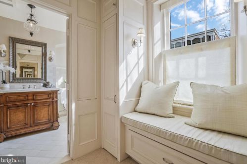 207 Fairfax St, Alexandria VA 22314-3304 exterior