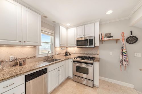 2919 Un Ave, Grand Rapids MI 49548-1215 exterior