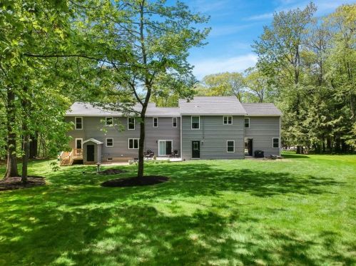 25 Bow Dunbarton Rd, Concord, NH 03304-4702