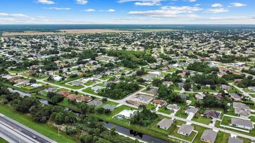 294 Ridgecrest Dr, Fort Pierce FL  34953-8303 exterior