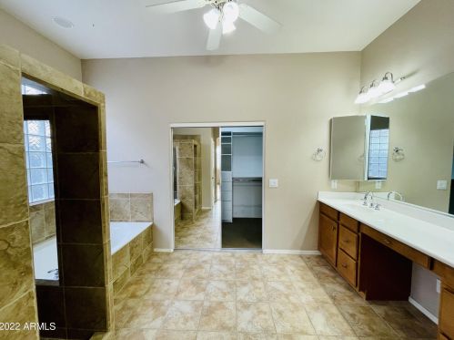 32016 23rd Ave, Phoenix AZ  85085-7050 exterior