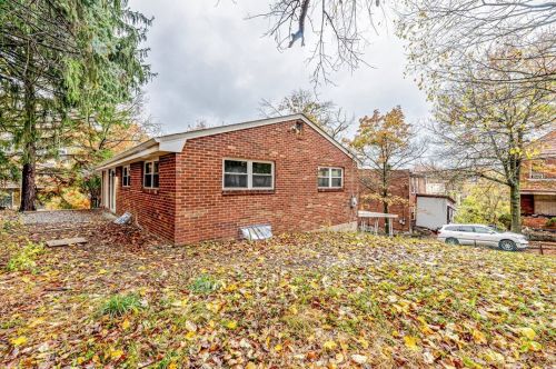 1302 Clark St, Pittsburgh PA  15221-1808 exterior