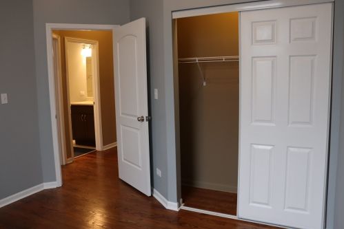 559 37th St, Chicago IL 60609-1063 exterior