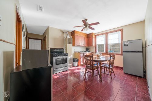 2621 Komensky Ave, Chicago, IL 60623-4445