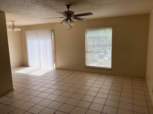 7204 Creekside Dr, Austin, TX 78752-2164