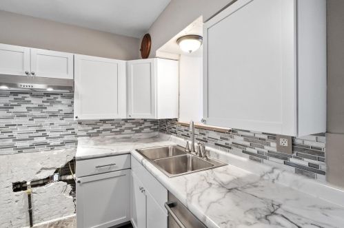 9562 Ldg Pole Ln, Saint Louis MO 63126-2160 exterior