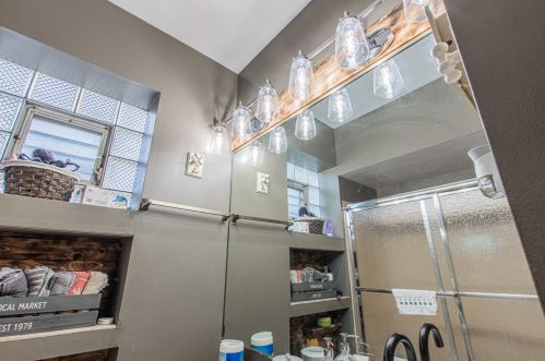 6343 Tripp Ave, Chicago IL 60646-4524 exterior