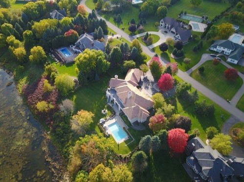 12 Apple Orchard Ct, Saint Paul, MN 55110-1200