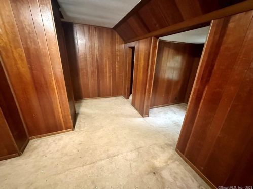 19 Kulas Ter, Seymour CT 06483-2715 exterior