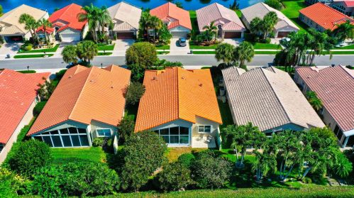 6590 Maybrook Rd, Boynton Beach FL 33437-6411 exterior