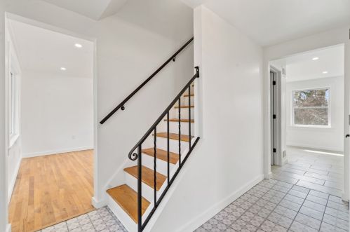 3828 Henley Dr, Pittsburgh PA  15235-5041 exterior