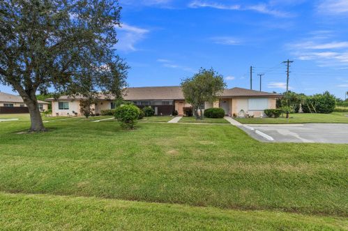 5833 Moss Ct, Fort Pierce, FL 34982-3965