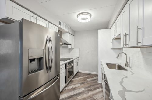 6056 Keating Ave, Chicago, IL 60629-5463