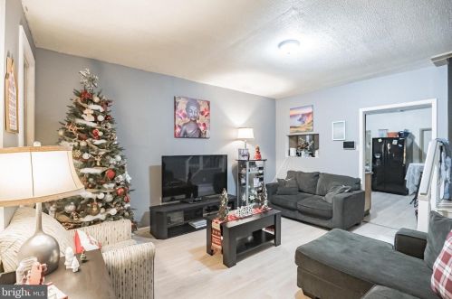 46 21 St, Camden NJ 08105-3707 exterior