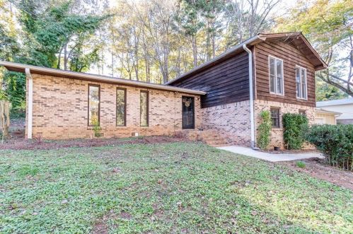 2619 Irene Cir, Duluth GA 30096-4148 exterior