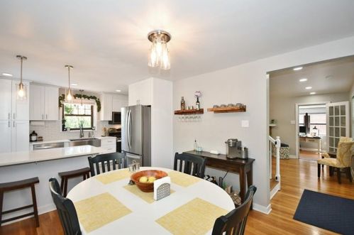 2327 Meadow Dr, Pittsburgh PA  15235-2740 exterior