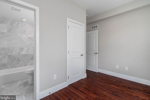 854 Leithgow St, Philadelphia PA 19123-2127 exterior