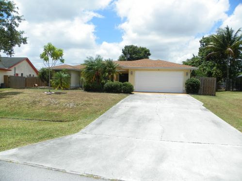 527 Cliff Rd, Fort Pierce, FL 34984-6227