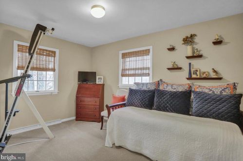 2447 Ellendale Dr, Lancaster PA 17602-1422 exterior