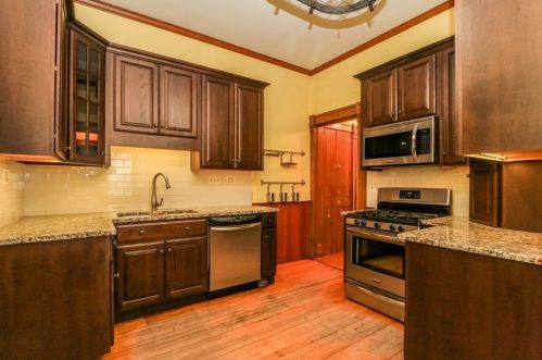 95 Dartmouth St, Springfield MA 01109-3909 exterior