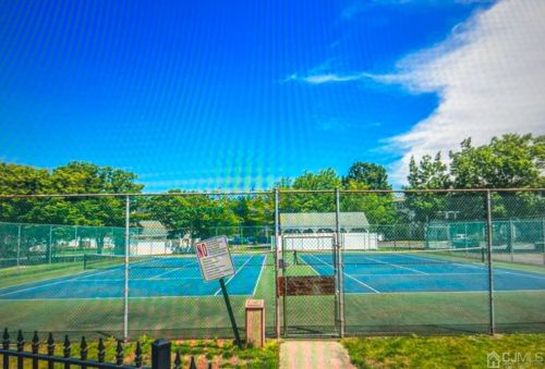 41 Dartmouth Way, New Brunswick NJ 08902-4289 exterior