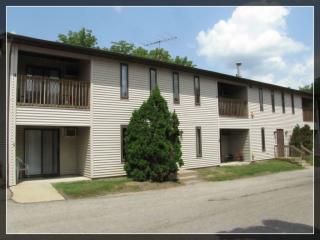 2124 Rockford Rd, Cedar Rapids IA  52404-2570 exterior