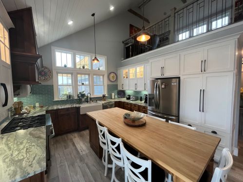 3202 Mirro Dr, Manitowoc WI 54220-9661 exterior