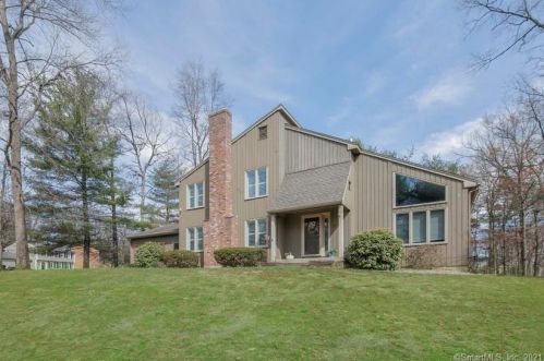 2 Deepwood Dr, Farmington, CT 06032-1147