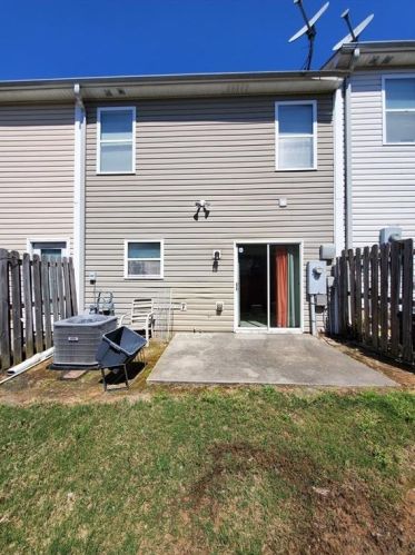 2157 Executive Dr, Duluth GA 30096-8971 exterior