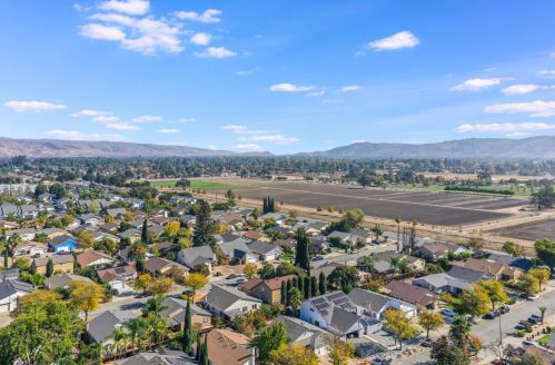 4636 Mia Cir, San Jose CA 95136-2325 exterior