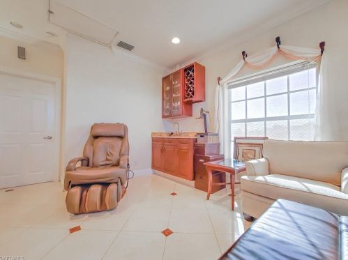 834 105 Ave, Naples FL 34108-1844 exterior