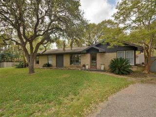803 Loma Linda Dr, Austin TX  78746-2831 exterior