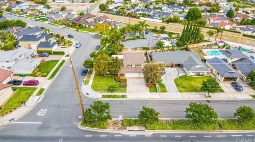 1871 Bryan Ave, Tustin CA 92780-4703 exterior