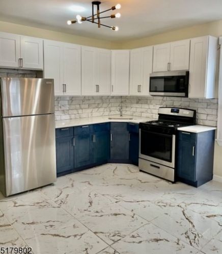 135 Shephard Ave, Newark NJ  07112-2021 exterior