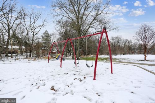 7641 Miller Fall Rd, Rockville MD 20855-1165 exterior