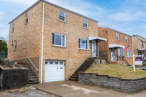 135 Dengler St, Pittsburgh, PA 15210-2705