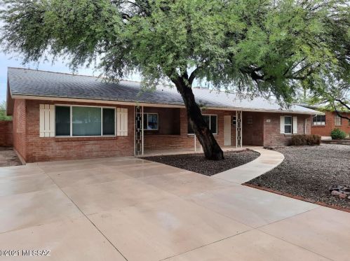 5441 Hawthorne St, Tucson, AZ 85711-1322