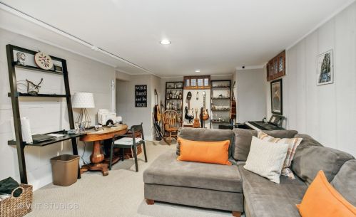 330 Hilkert Ct, Bull Valley IL 60014-5848 exterior