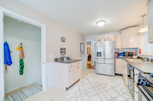 1205 Ml Ave, Meskegon MI 49445-3013 exterior