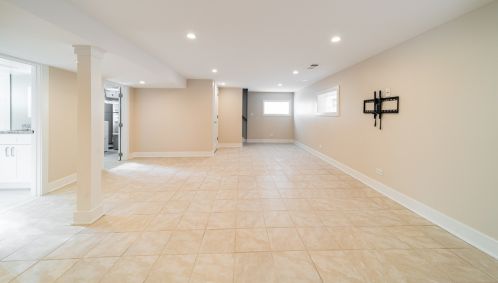 5600 Rutherford Ave, Chicago IL 60638-3247 exterior