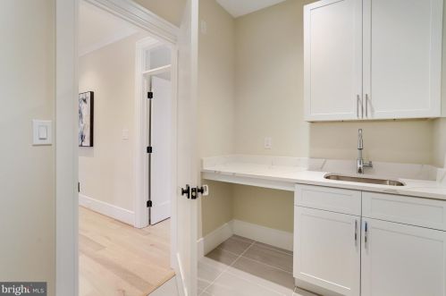 4700 25th St, Arlington VA  22207-3519 exterior