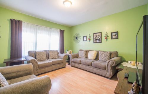 1548 21st St, Milwaukee, WI 53205-1939