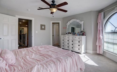 240 Edgewood Dr, Montgomery TX 77356-8408 exterior